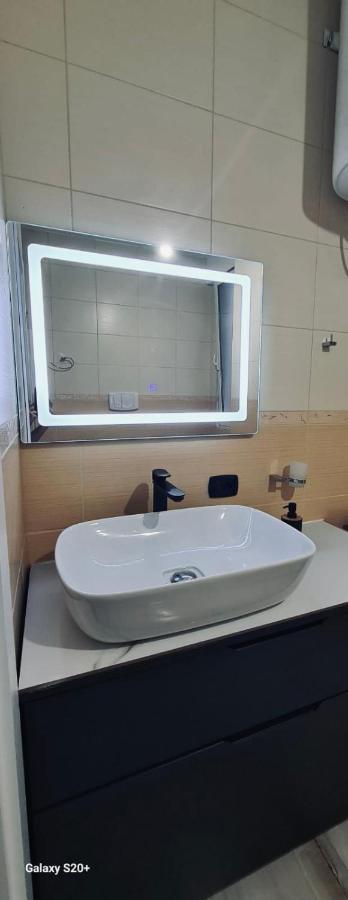 Avi - Daily Rent Apartment Τίρανα Εξωτερικό φωτογραφία