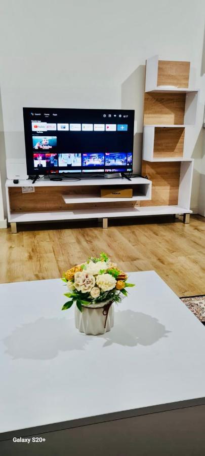Avi - Daily Rent Apartment Τίρανα Εξωτερικό φωτογραφία