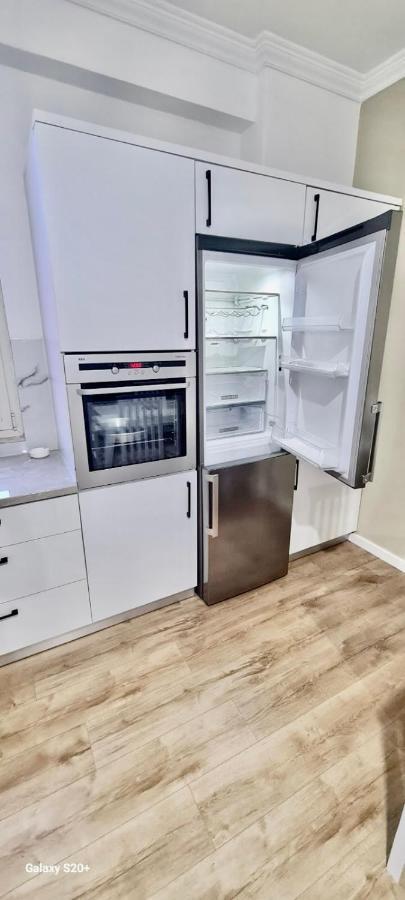 Avi - Daily Rent Apartment Τίρανα Εξωτερικό φωτογραφία